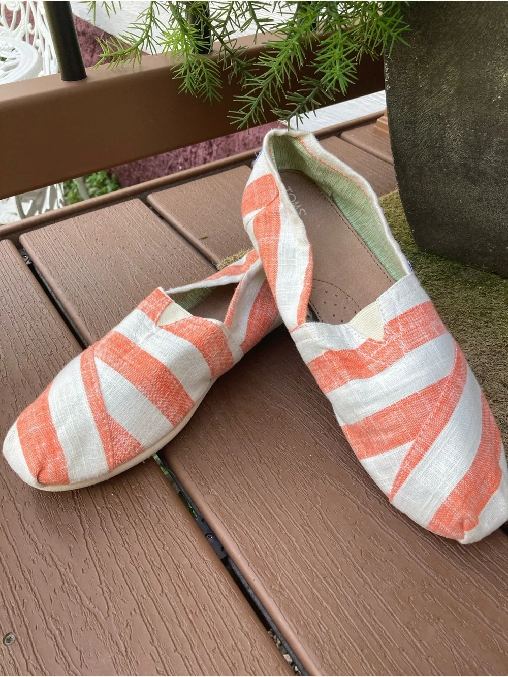 Toms uppers are
